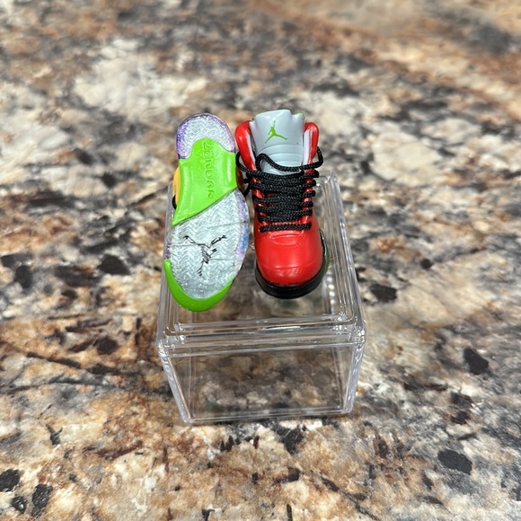 🏀 Pair of 3D PVC Jordan Minisneakers 🏀 - Picture 4 of 5